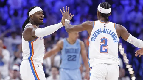 李磊深情忆主场申花泪别，低谷时刻信心崩溃成终生命运